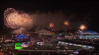 Олимпийский огонь в Сочи и последний салют