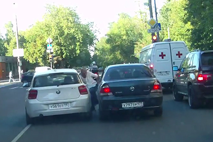 Упырь на BMW в Москве сбил мужчину