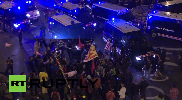 Полиция разогнала сторонников независимости Каталонии