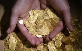 2000 золотых монет найдено водолазами  в Израиле