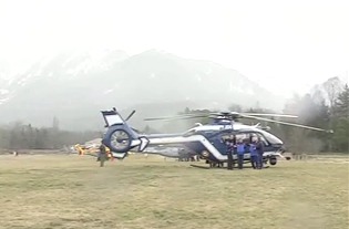 Видео спасательной операция в районе крушения Airbus A320