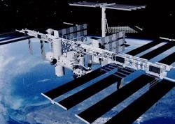 Иллюминаторы МКС почистили в открытом космосе