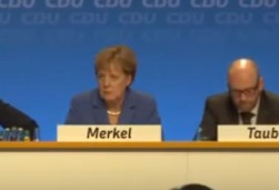 Однопартийцы критикуют Меркель