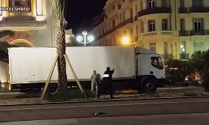 Видео ликвидации террориста, въехавшего на грузовике в толпу людей