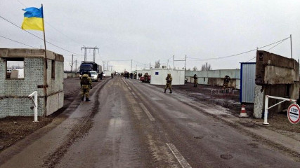 Двое жителей получили ранения на КПП «Майорск»