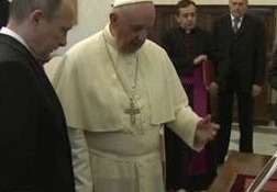 Папа Римский подарил Путину медаль ангела-миротворца