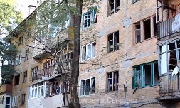 Горловка сегодня: Последствия обстрела жилого квартала по ул.Кирова со стороны ВСУ утром 25 августа 2015