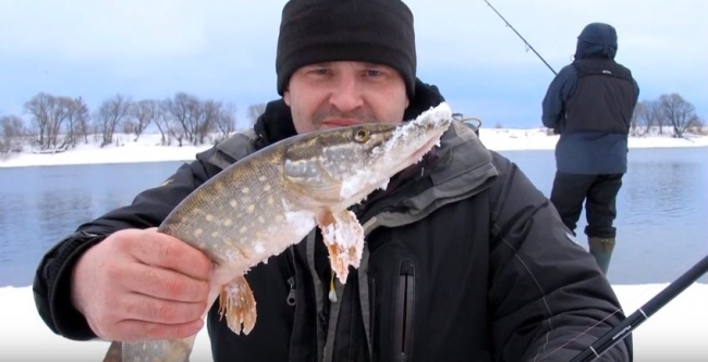 Зимний спиннинг - как уберечь леску от обмерзания