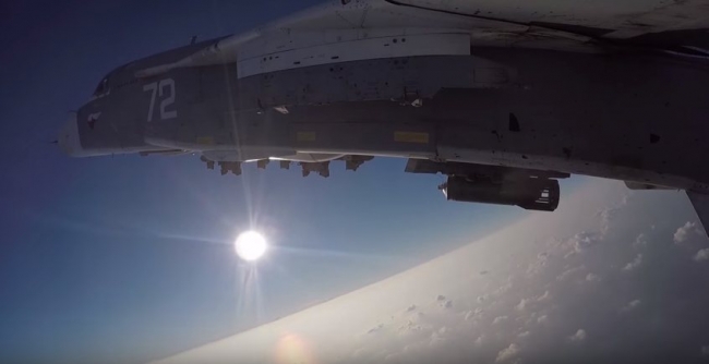 Боевой вылет бомбардировщика Су-24М с аэродрома Хмеймим по объектам террористов в Сирии.