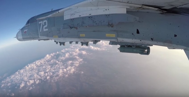 Боевой вылет бомбардировщика Су-24М с аэродрома Хмеймим по объектам террористов в Сирии.