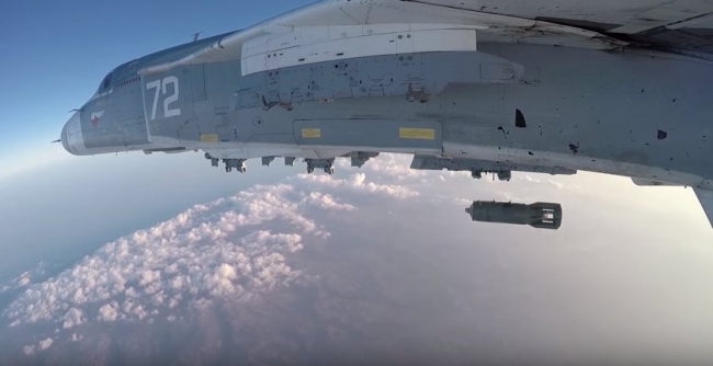 Боевой вылет бомбардировщика Су-24М с аэродрома Хмеймим по объектам террористов в Сирии.