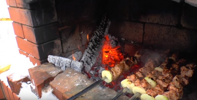 Как замариновать и сделать шашлыки за полчаса