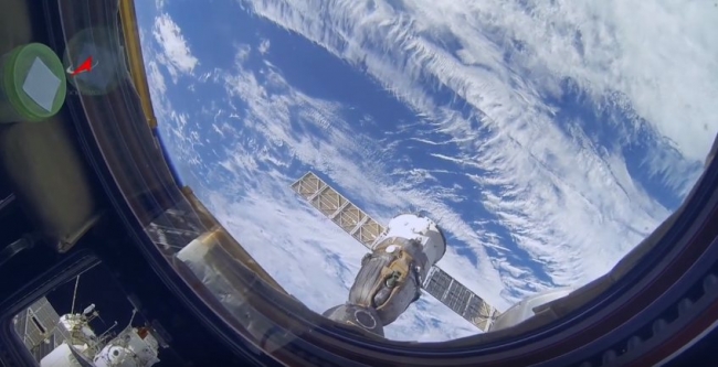 Российские космонавты Юрий Маленченко и Сергей Волков