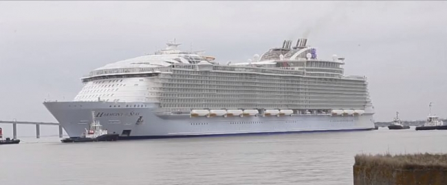 Крупнейший в мире круизный лайнер