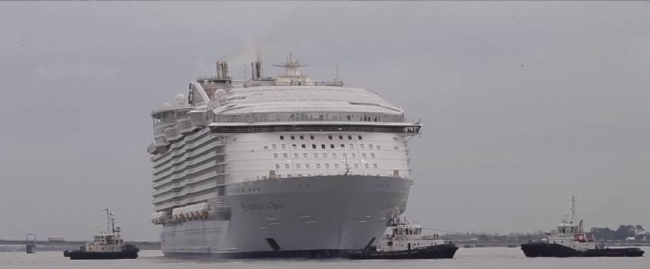 Крупнейший в мире круизный лайнер