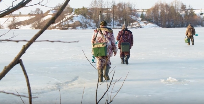 О ловле окуня весной, по последнему льду