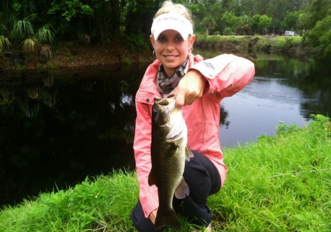 Девчата на рыбалке