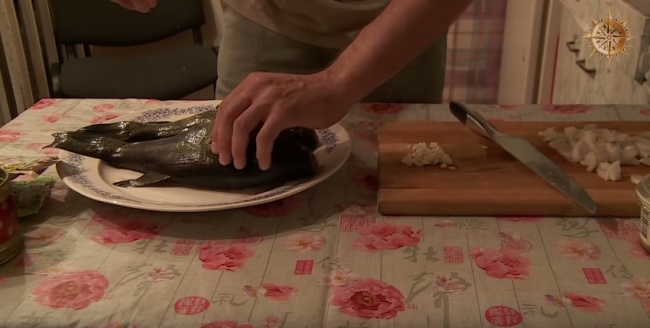 Подводная охота на озере глубоком, рецепт приготовления линя в сметанном соусе.