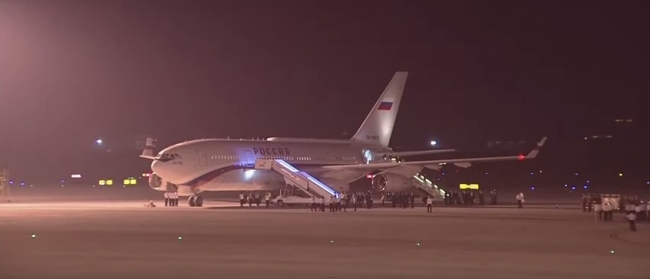 Прибытие Владимира Путина в Китай