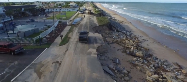 Беспилотник заснял один из разрушенных ураганом «Мэтью» пляжей Флориды.