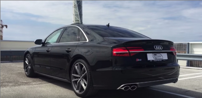 AUDI S8 PLUS