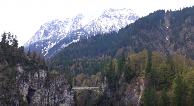 Бавария, — земля на юге и юго-востоке Федеративной Республики Германия