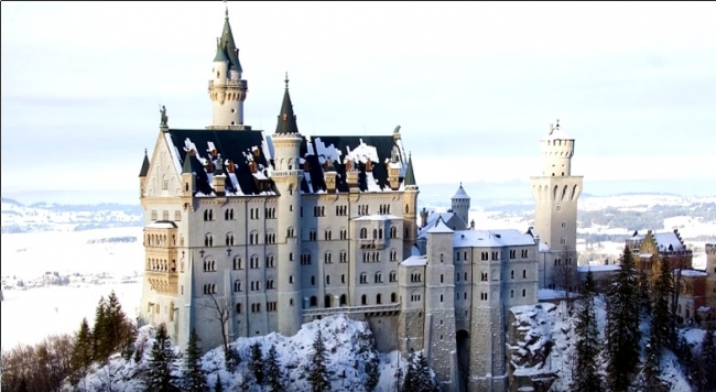 Бавария, — земля на юге и юго-востоке Федеративной Республики Германия