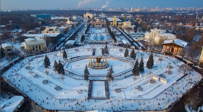 Где покататься на санках и коньках с детьми в Москве