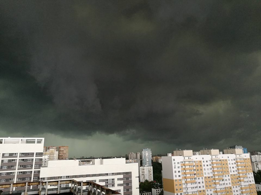 На Москву идет мощный грозовой фронт