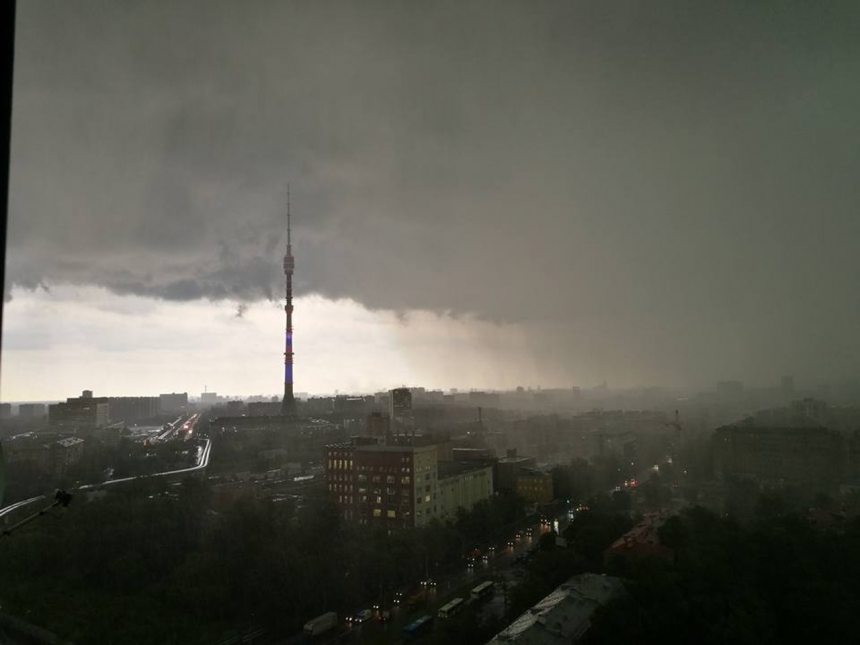 На Москву идет мощный грозовой фронт