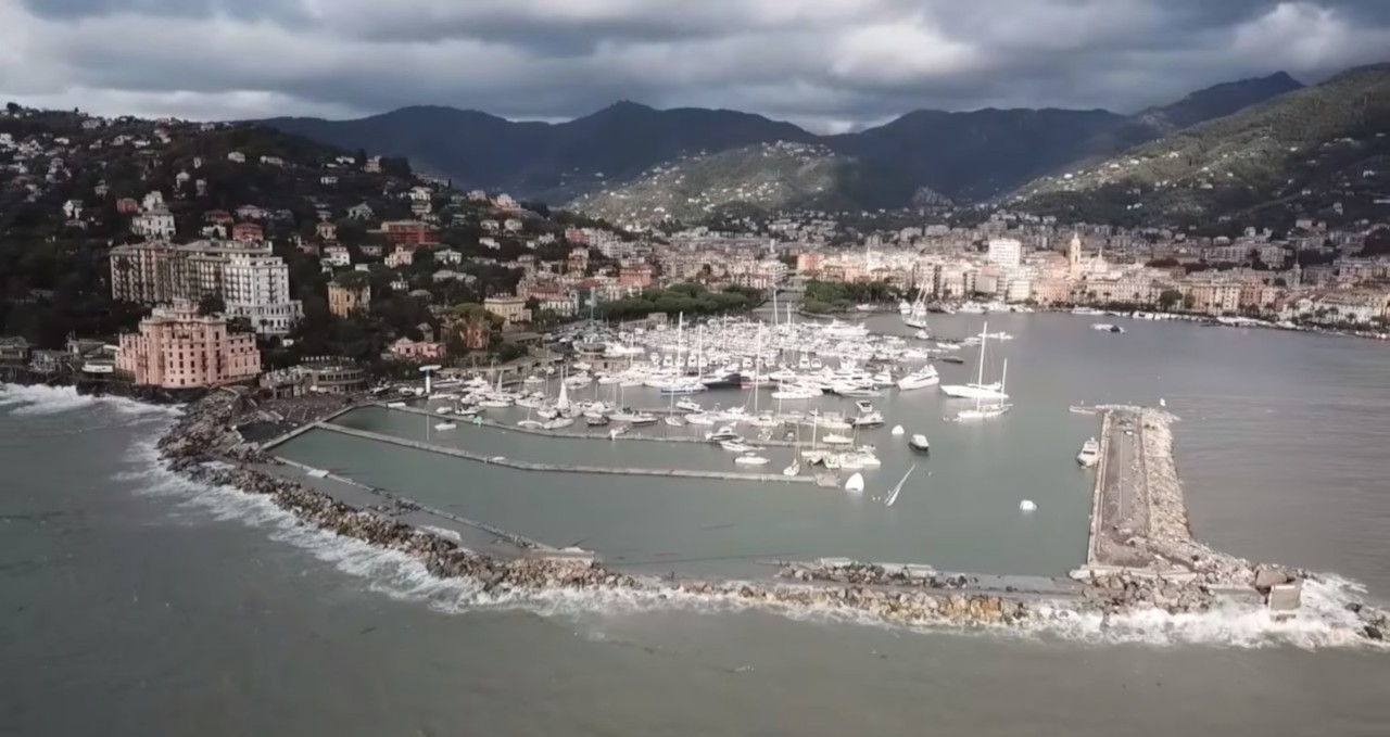 Съемки сделанные с беспилотника. Повреждение порта и береговой линии после шторма 30 октября 2018 года.