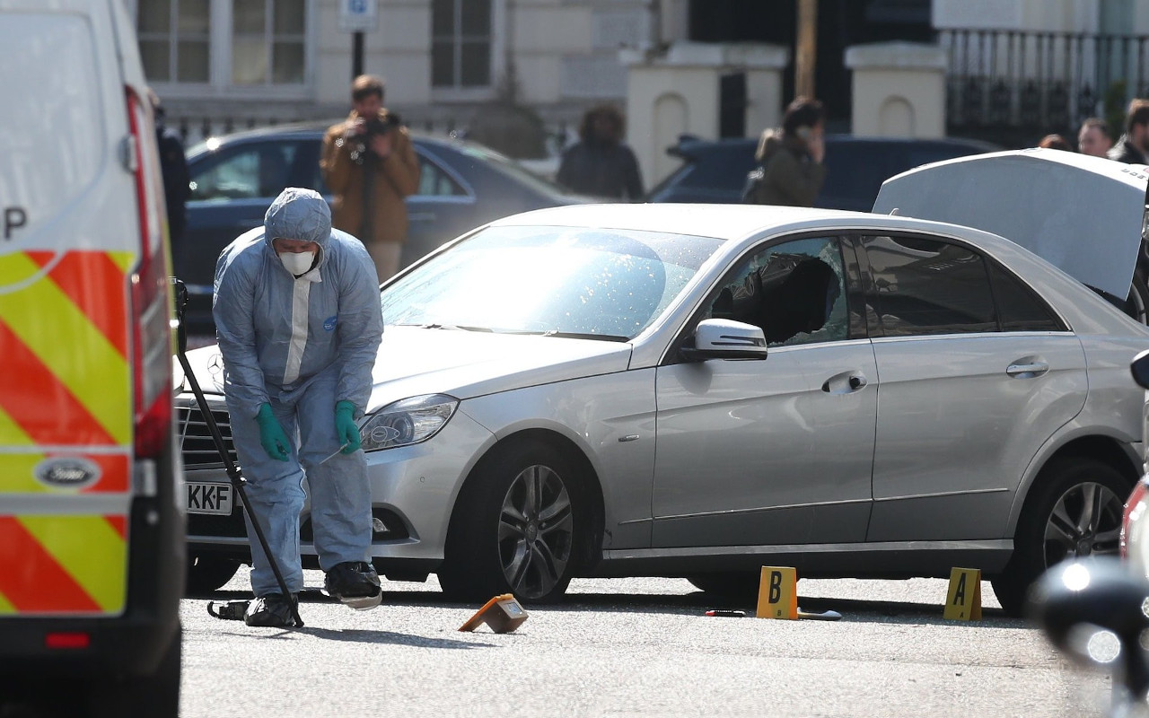 Полиция расстреляла автомобиль который врезался в автомобиль украинского посла