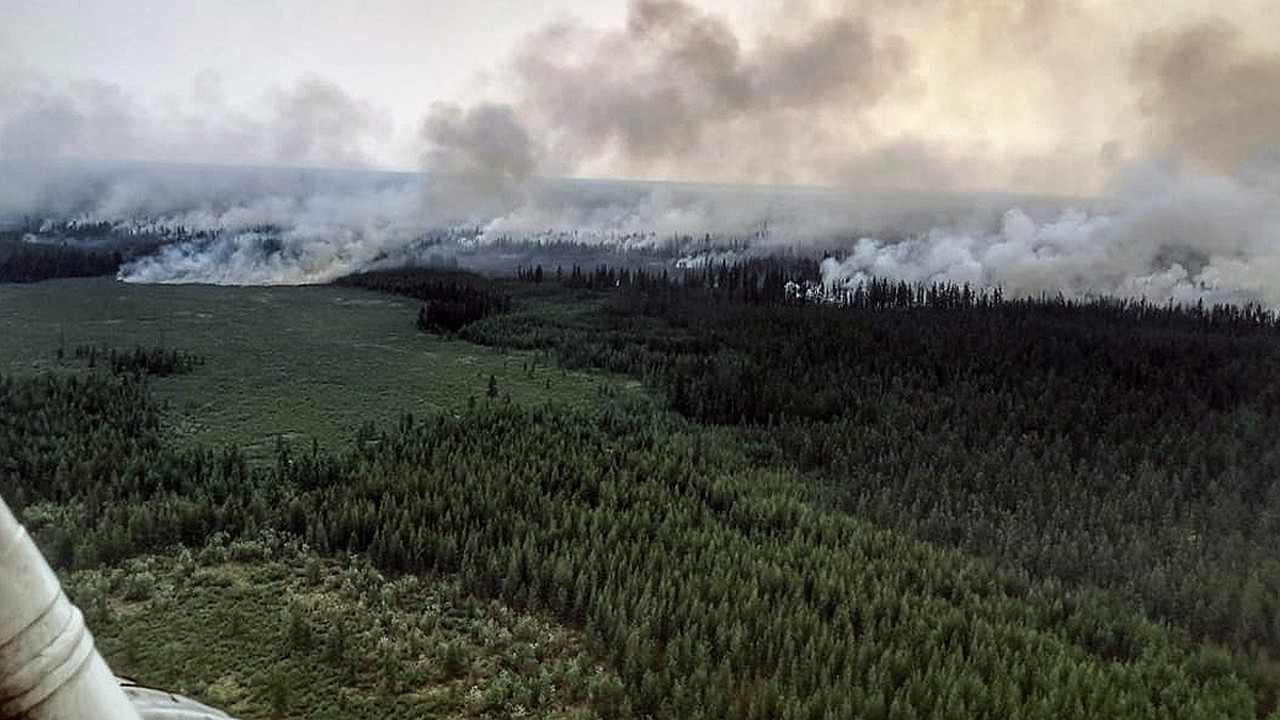 К тушению таежных пожаров подключаются военные