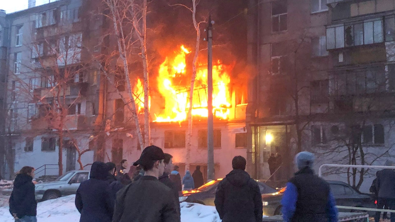 Видео с места взрыва газа в Магнитогорске
