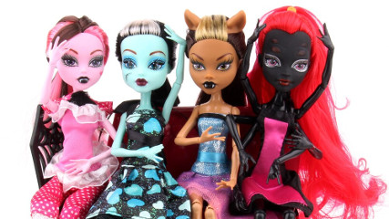 Почему девочкам нравятся куклы-монстры