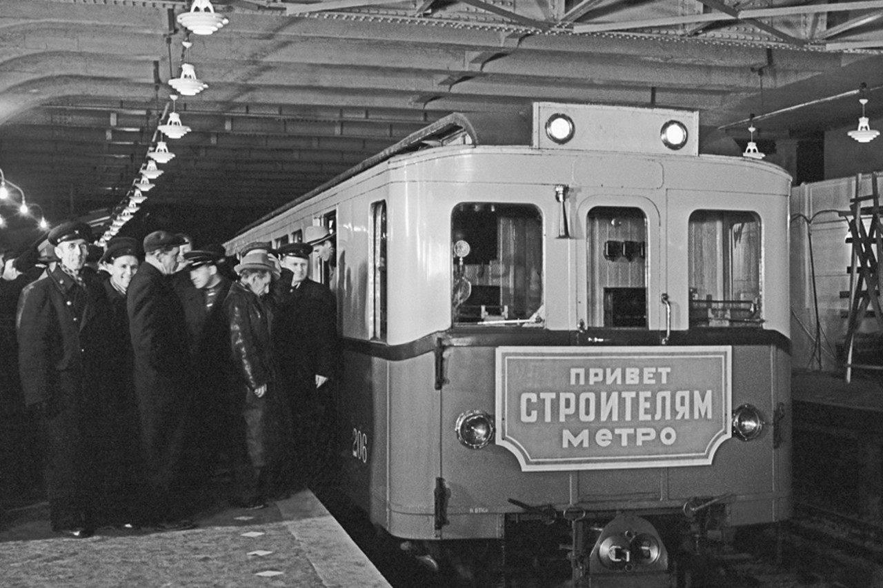 Открытие первого в ссср метрополитена. Открытие метрополитена в Москве 1935. Московский метрополитен 15 мая 1935 года. Первая линия Московского метро 1935. Станции метро 1935 года в Москве.