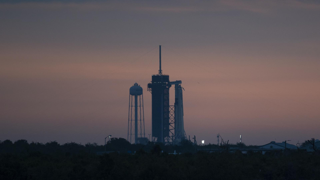 первый запуск пилотируемого корабля Crew Dragon от SpaceX