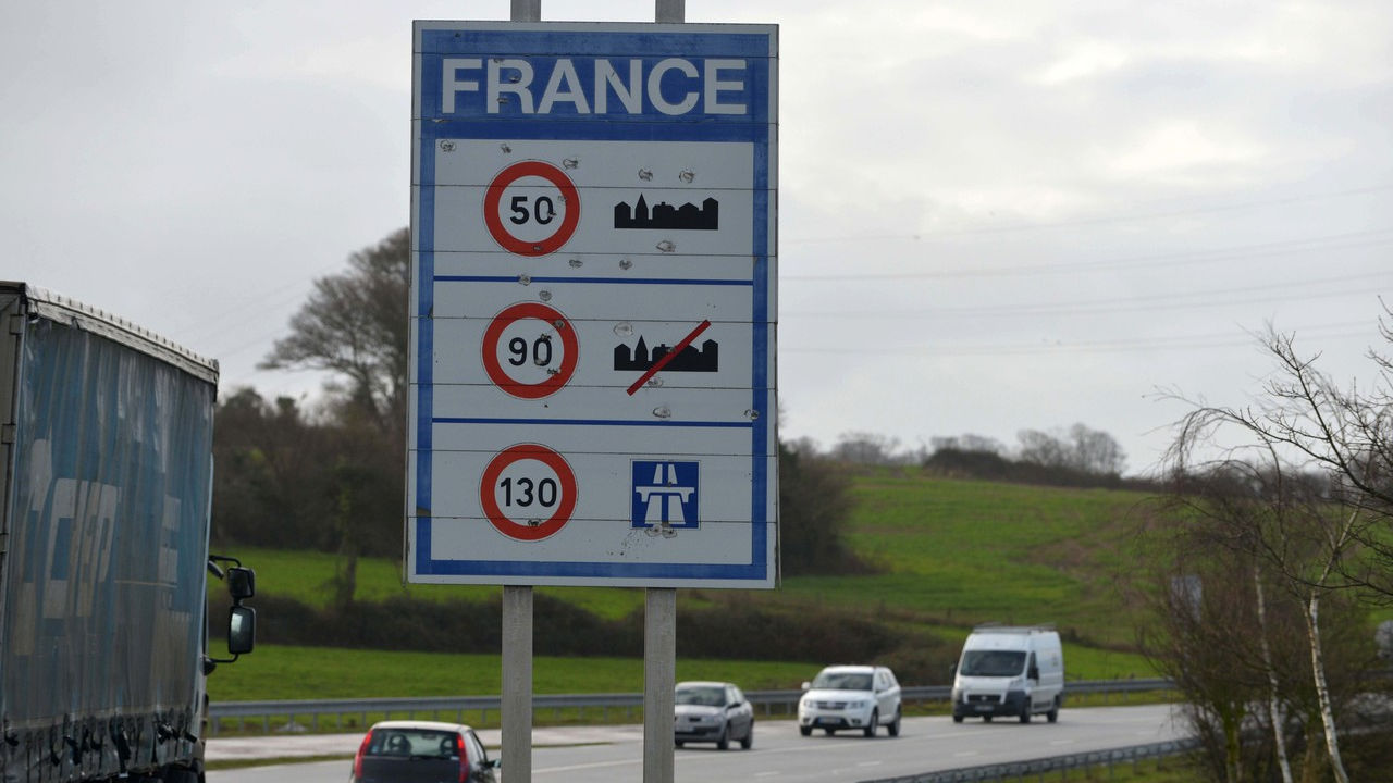Знак ограничения скорости во Франции