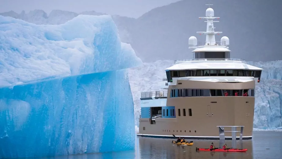 Мега-яхта-ледокол (La Datcha)