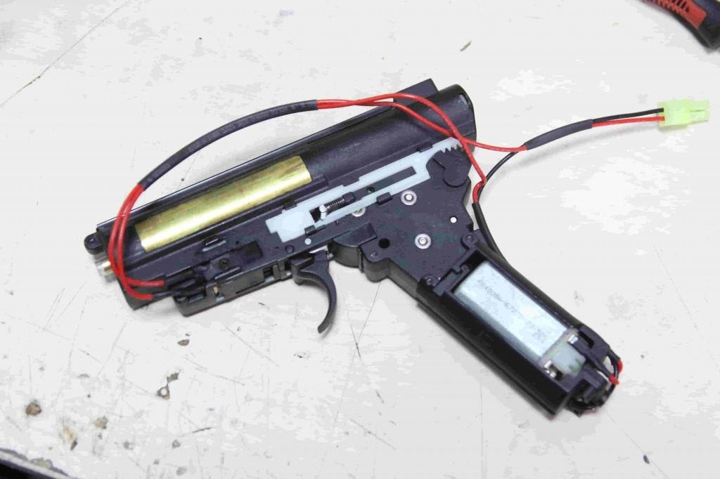 Как работает страйкбольный привод (AEG)